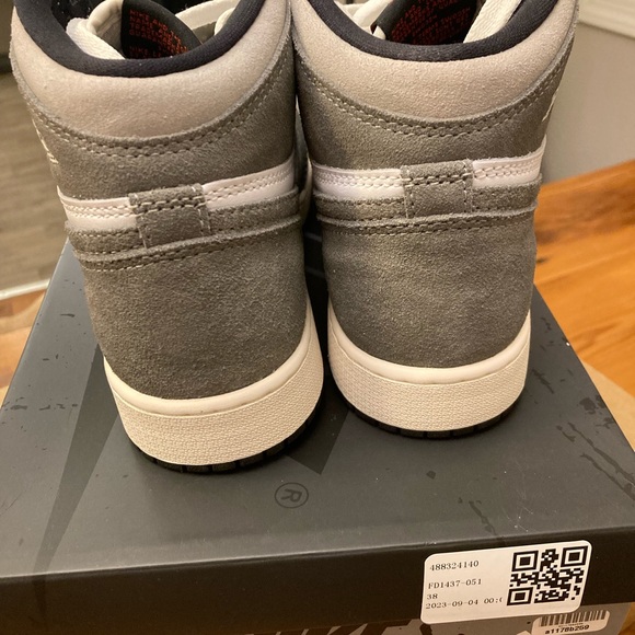 NWT Air Jordan 1 retro high OG  in "Washed Black" kids sneaker - Picture 7 of 15